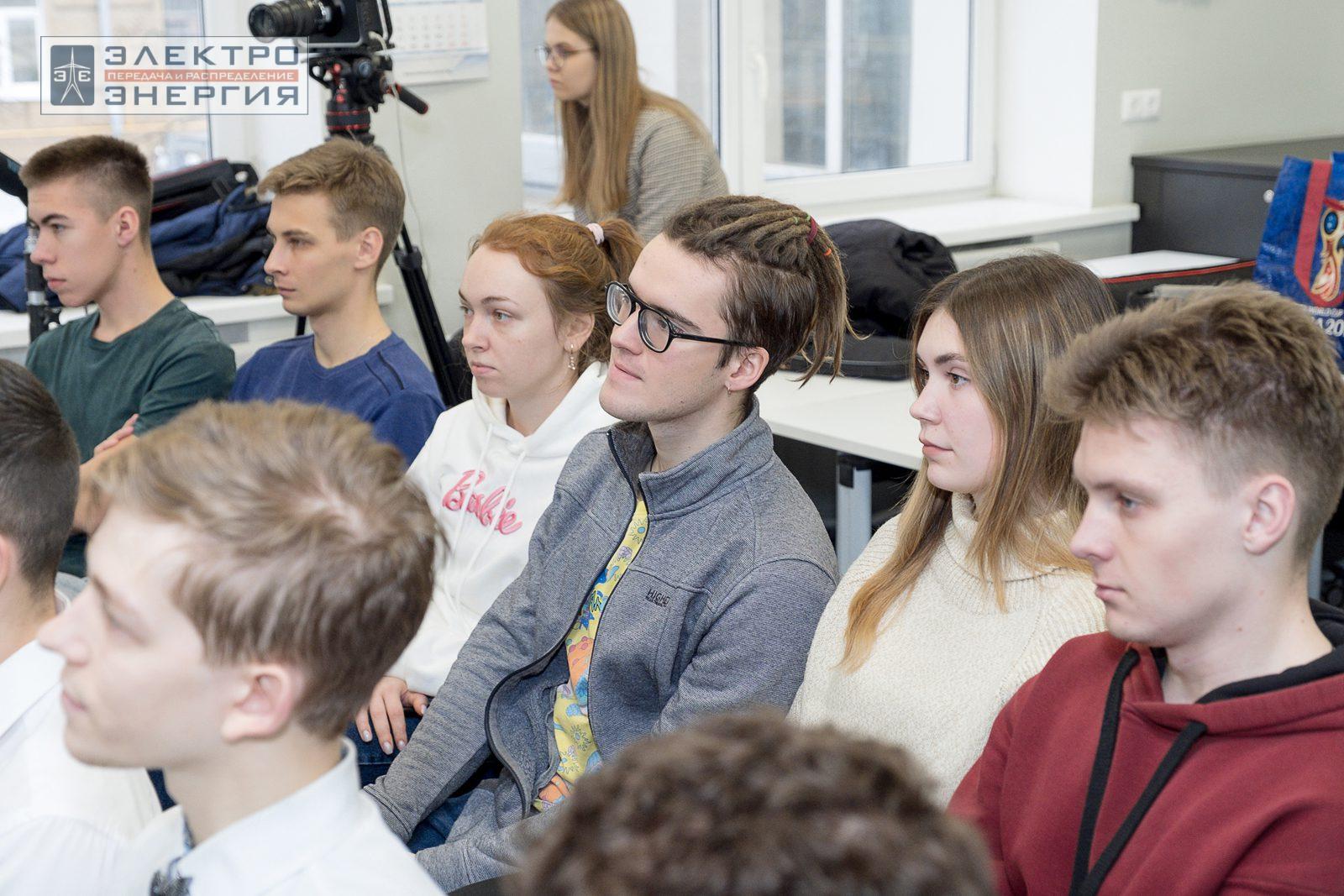 На съемках ток-шоу «50 вопросов энергетику» с участием генерального директора издательства журнала «ЭЛЕКТРОЭНЕРГИЯ. Передача и распределение» Екатерины Гусевой