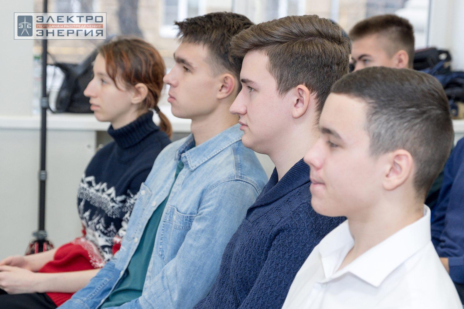 На съемках ток-шоу «50 вопросов энергетику» с участием генерального директора издательства журнала «ЭЛЕКТРОЭНЕРГИЯ. Передача и распределение» Екатерины Гусевой