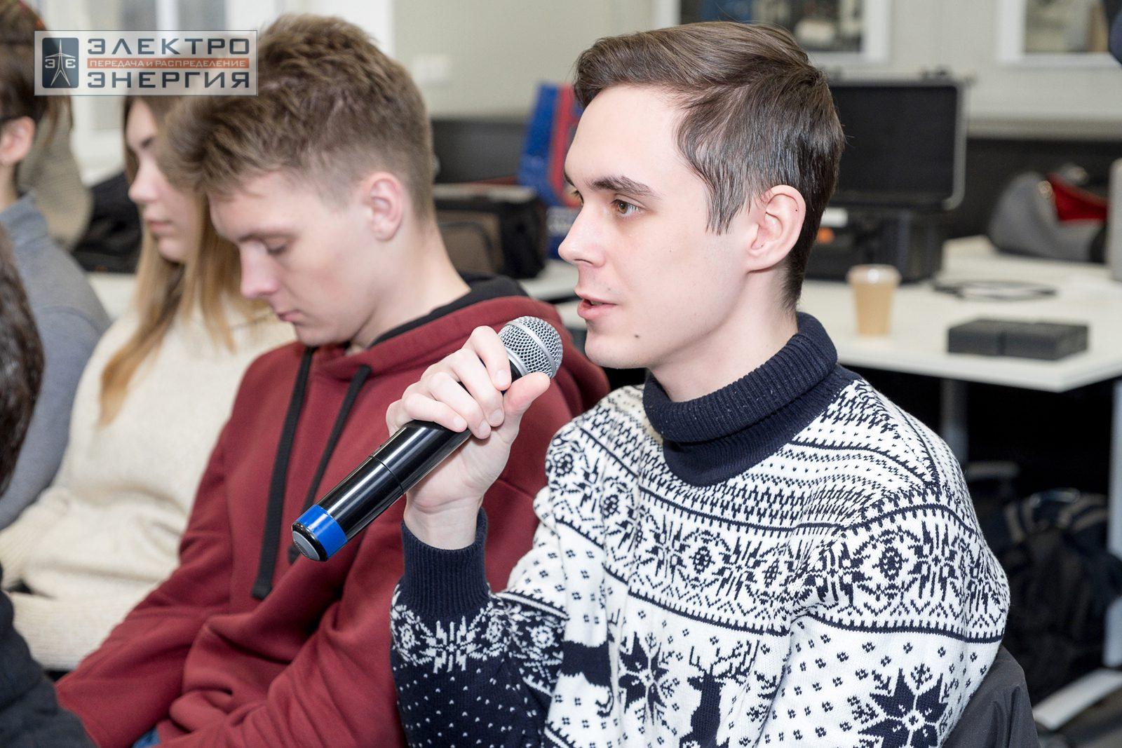 На съемках ток-шоу «50 вопросов энергетику» с участием генерального директора издательства журнала «ЭЛЕКТРОЭНЕРГИЯ. Передача и распределение» Екатерины Гусевой