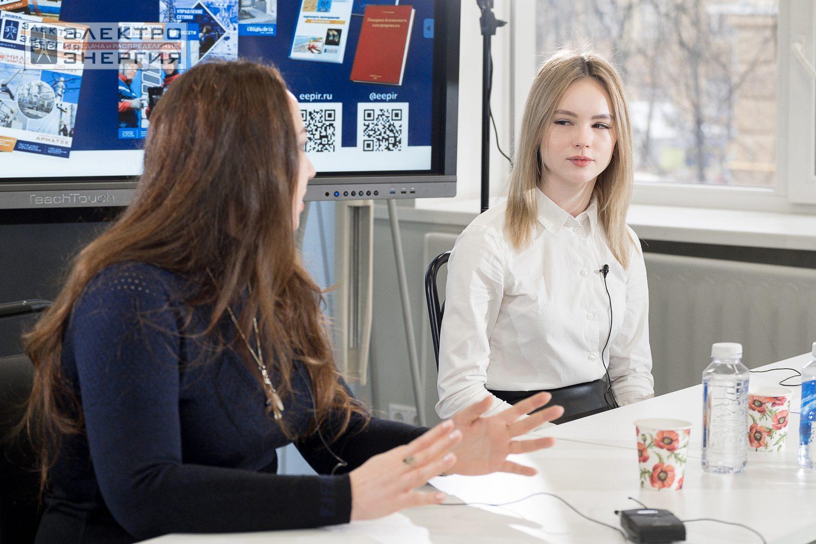 На съемках ток-шоу «50 вопросов энергетику» с участием генерального директора издательства журнала «ЭЛЕКТРОЭНЕРГИЯ. Передача и распределение» Екатерины Гусевой