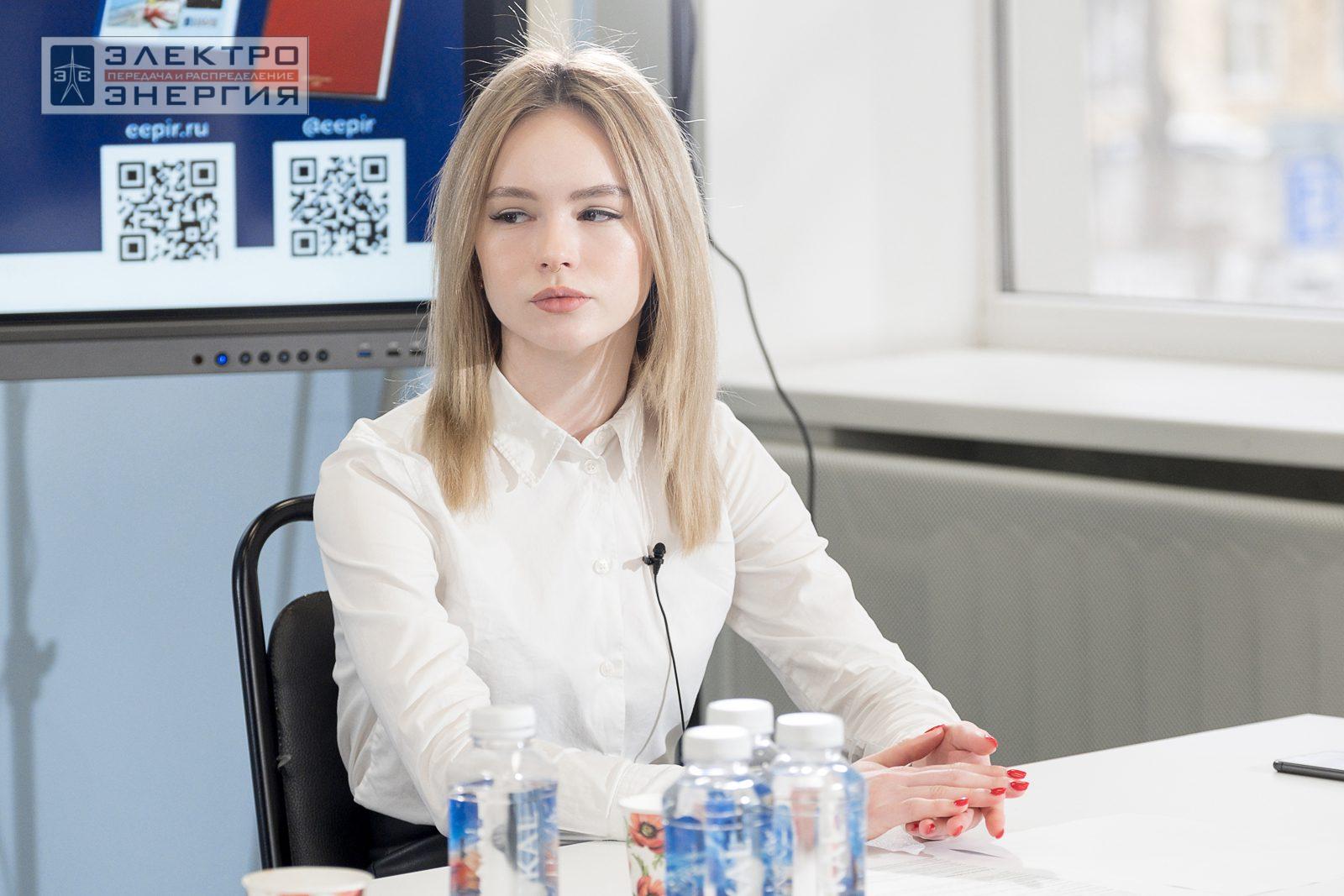 На съемках ток-шоу «50 вопросов энергетику» с участием генерального директора издательства журнала «ЭЛЕКТРОЭНЕРГИЯ. Передача и распределение» Екатерины Гусевой