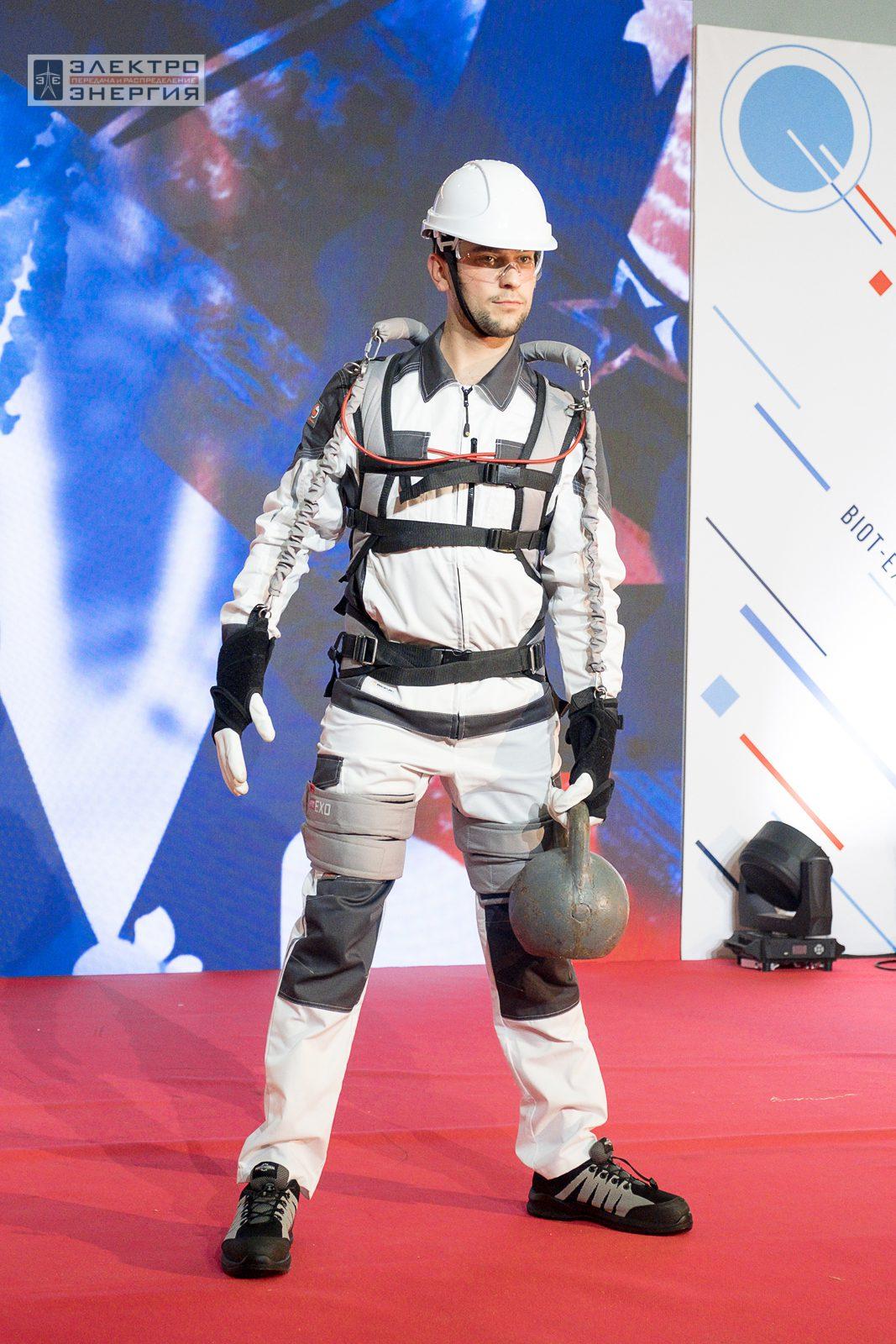 На шоу-показе «Елка безопасности» на БИОТ-2023
