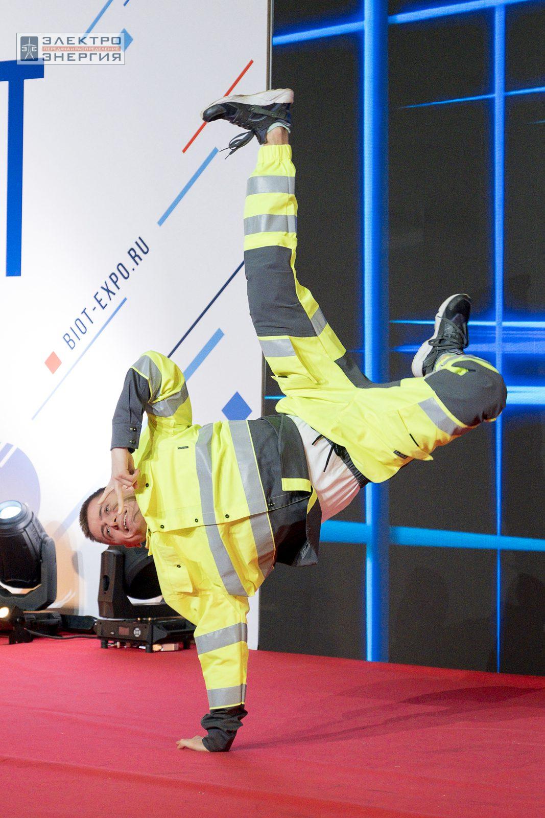 На шоу-показе «Елка безопасности» на БИОТ-2023