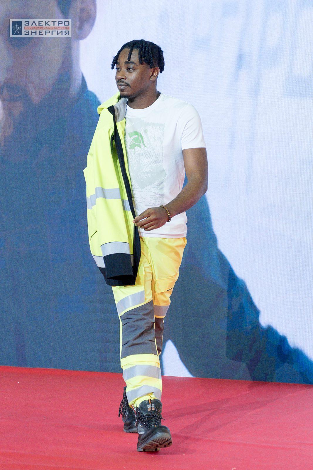 На шоу-показе «Елка безопасности» на БИОТ-2023