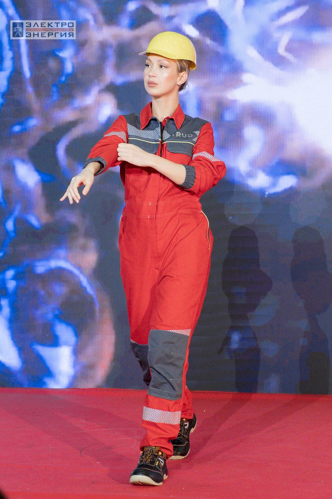 На шоу-показе «Елка безопасности» на БИОТ-2023