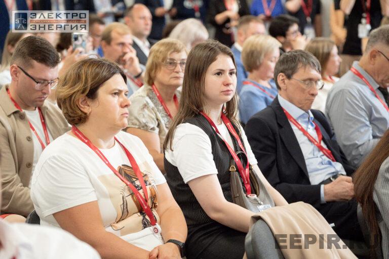 Сессия «Психологические аспекты производственной безопасности и охраны труда» на ВНОТ-2024 фото