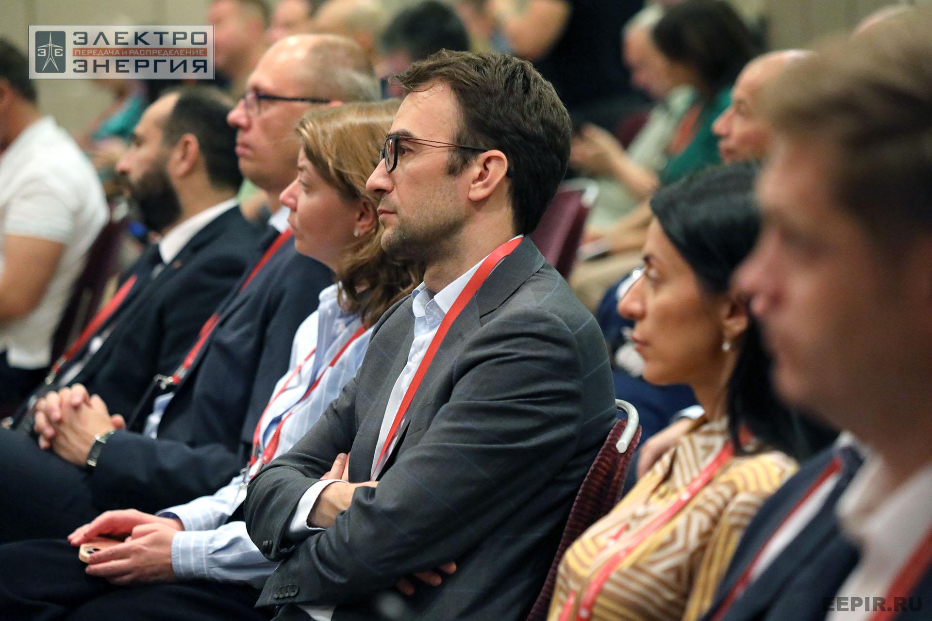 На конференции «Энергия для потребителей»: эксперты обсудили строительство новой генерации, длинные сети и борьбу с аварийностью