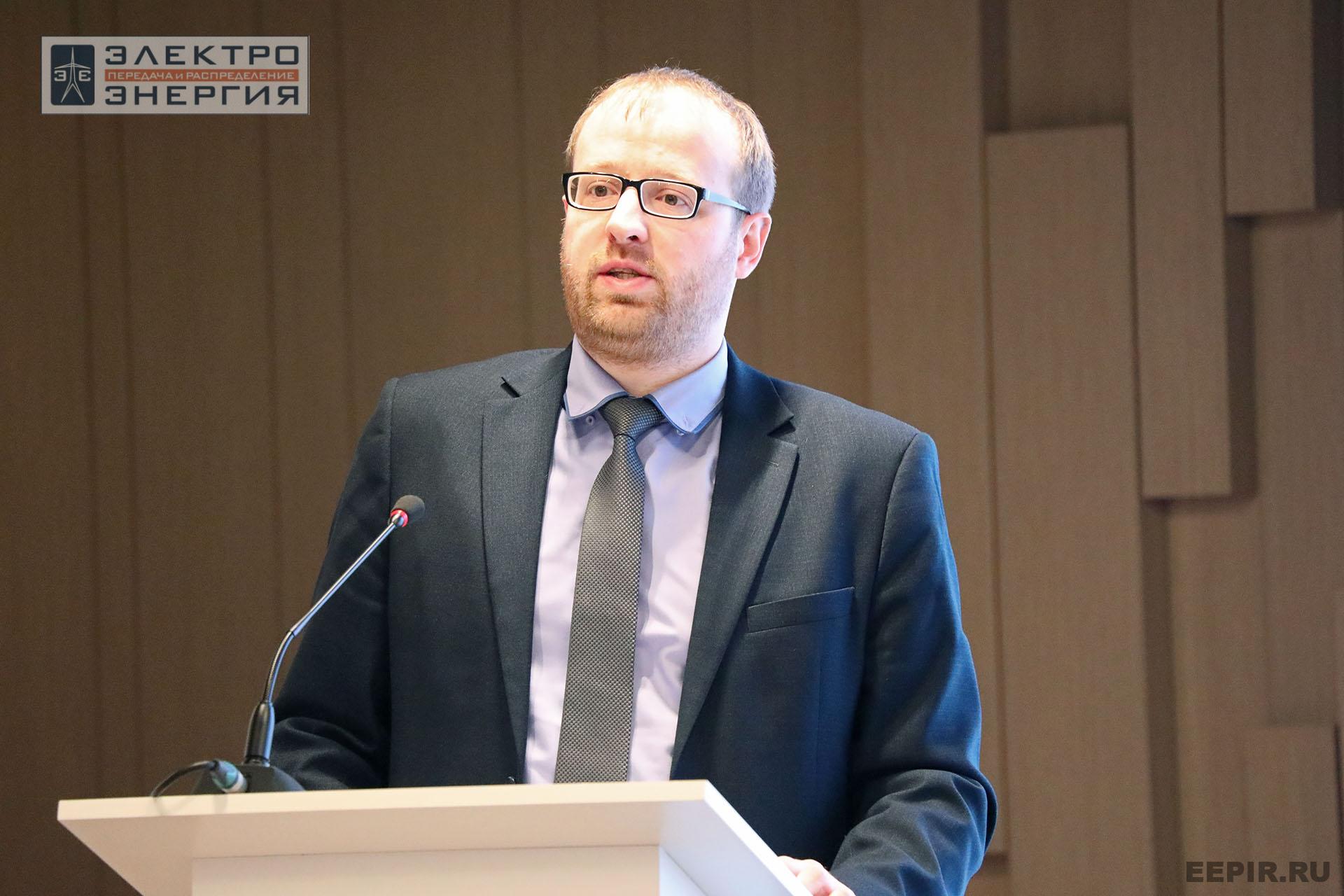 На пленарном заседании в рамках конференции «Система управления охраной труда 2025: эффективные инструменты повышения производительности и безопасности»