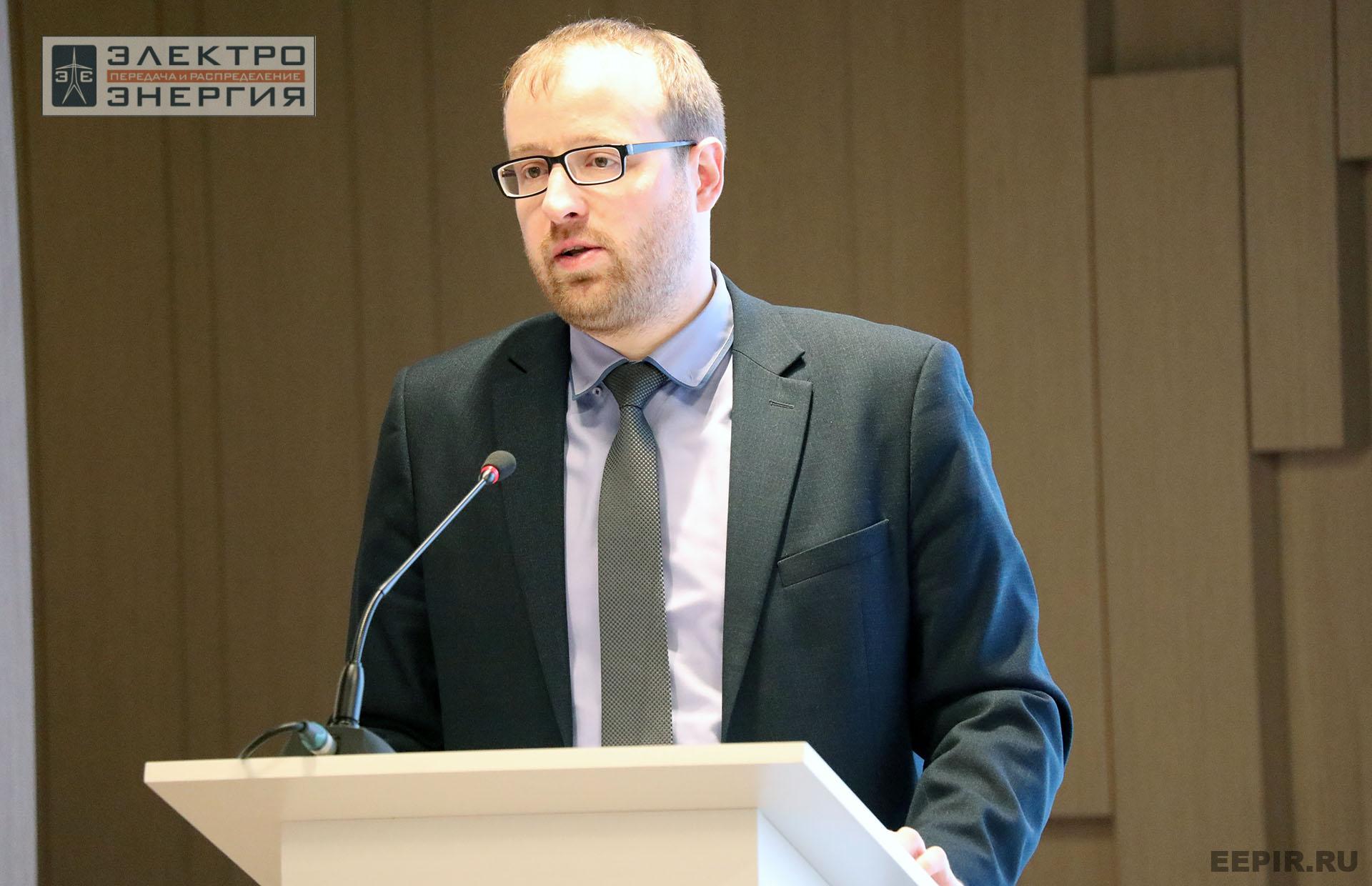 На пленарном заседании в рамках конференции «Система управления охраной труда 2025: эффективные инструменты повышения производительности и безопасности»