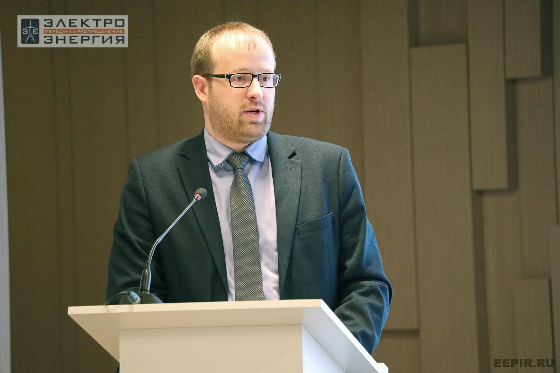 На пленарном заседании в рамках конференции «Система управления охраной труда 2025: эффективные инструменты повышения производительности и безопасности»