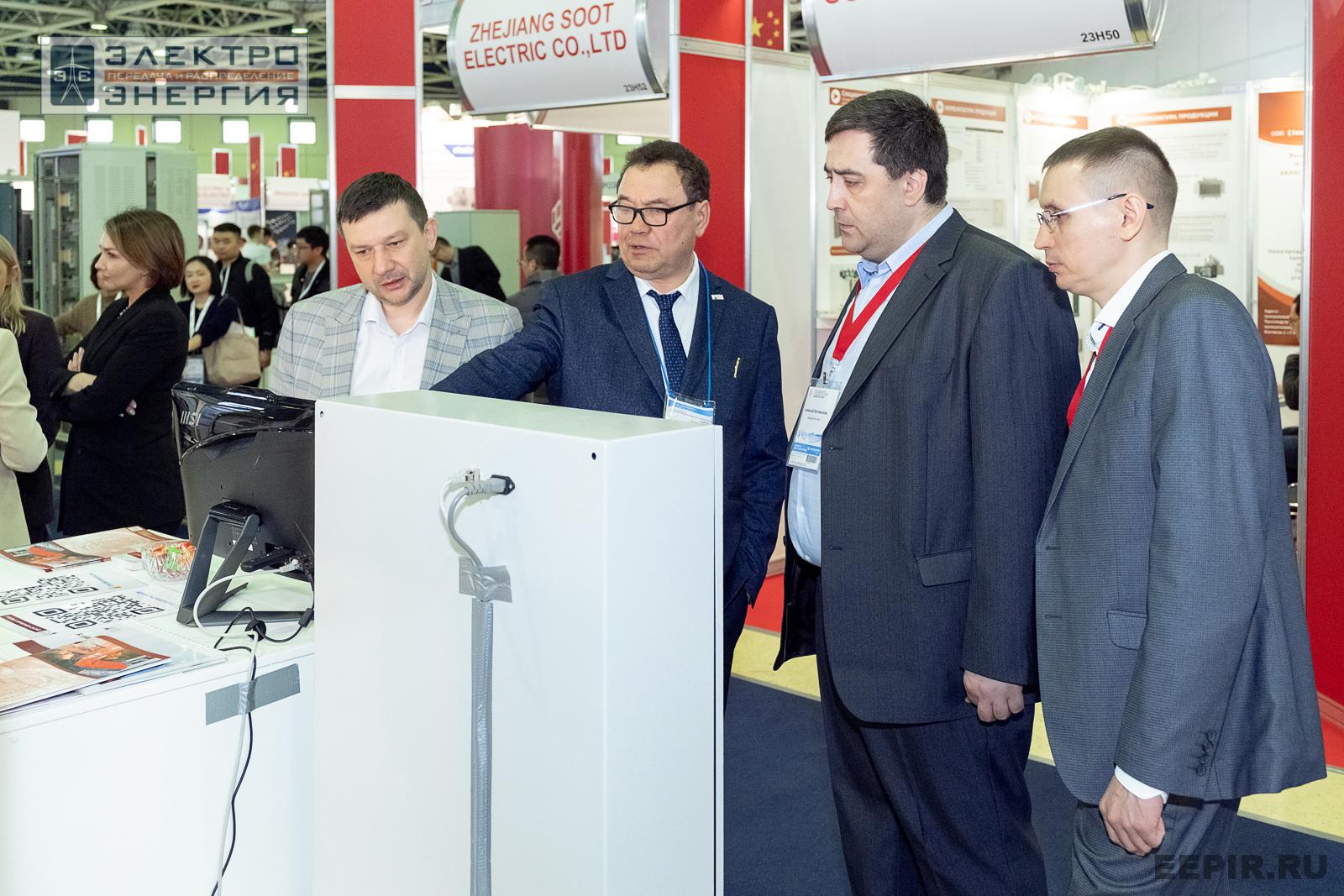 Работа Международной выставки «Электро-2025»