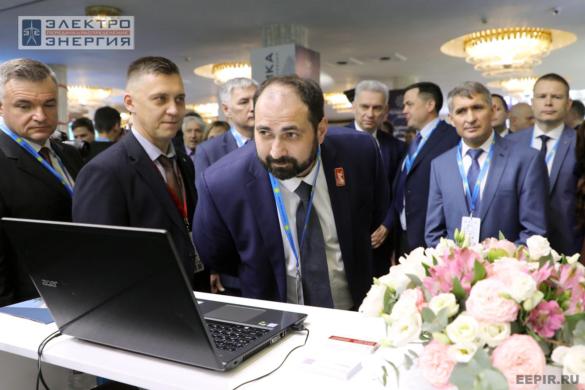 Обход выставки «РЕЛАВЭКСПО-2025» официальной делегацией