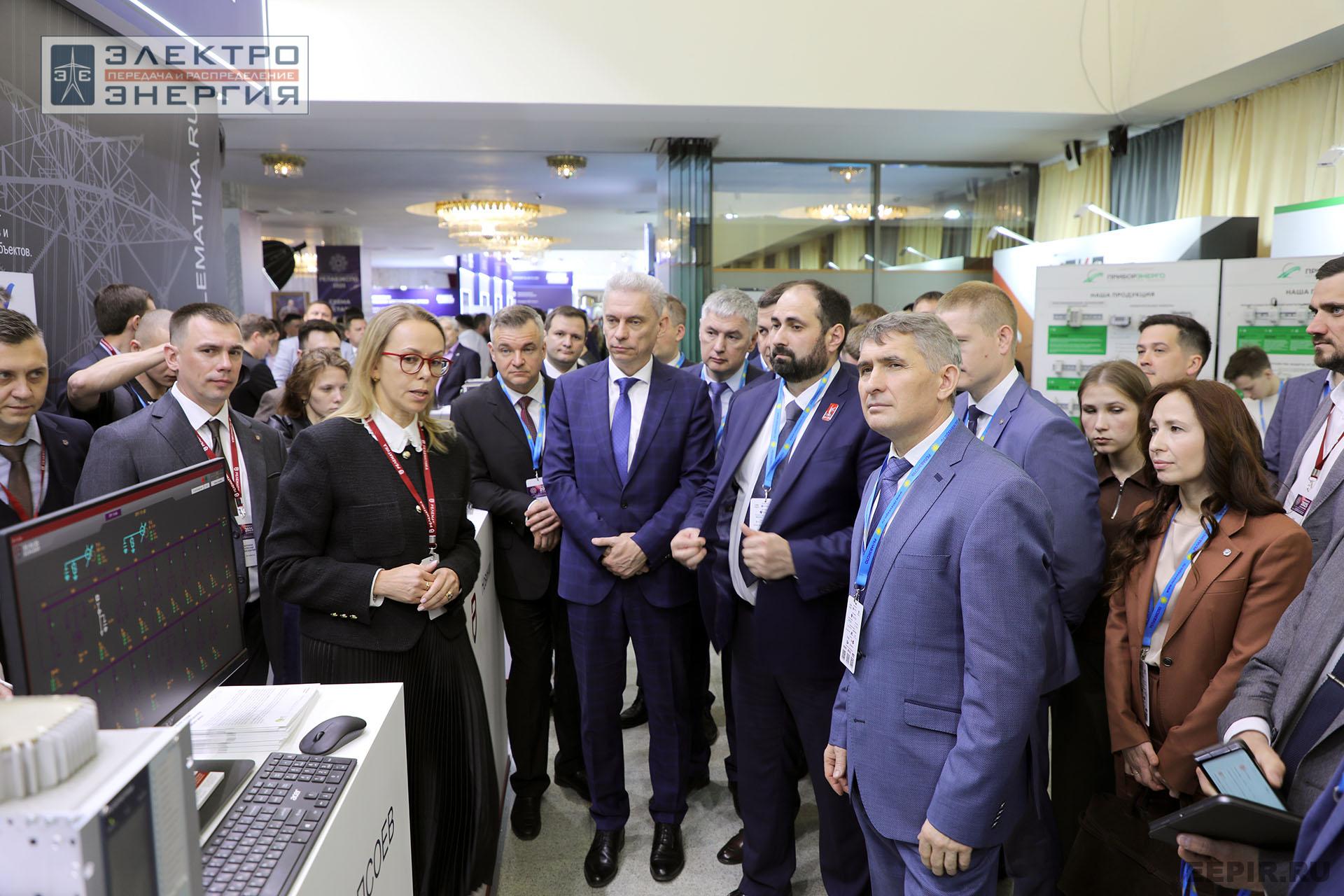 Обход выставки «РЕЛАВЭКСПО-2025» официальной делегацией