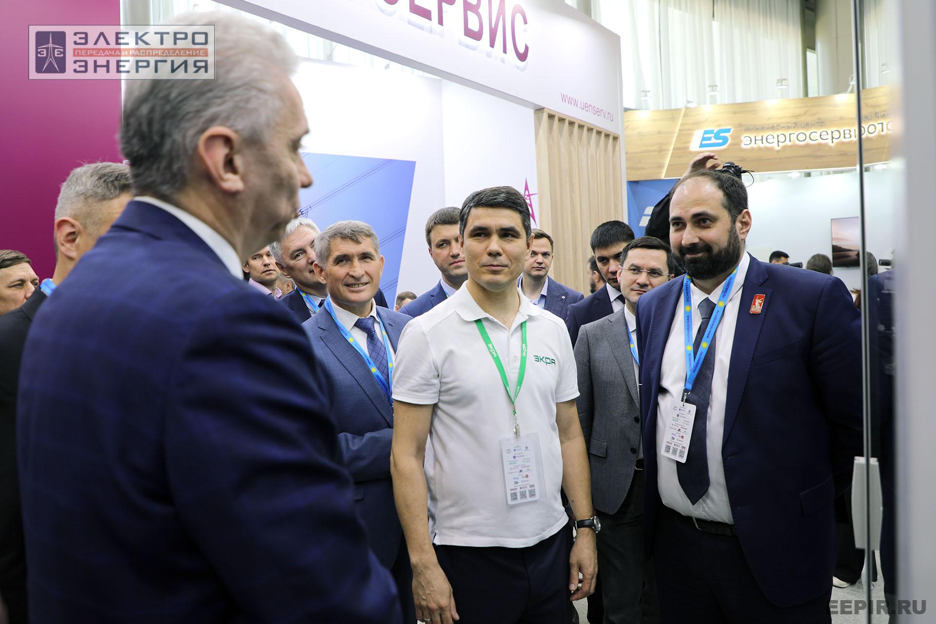 Обход выставки «РЕЛАВЭКСПО-2025» официальной делегацией