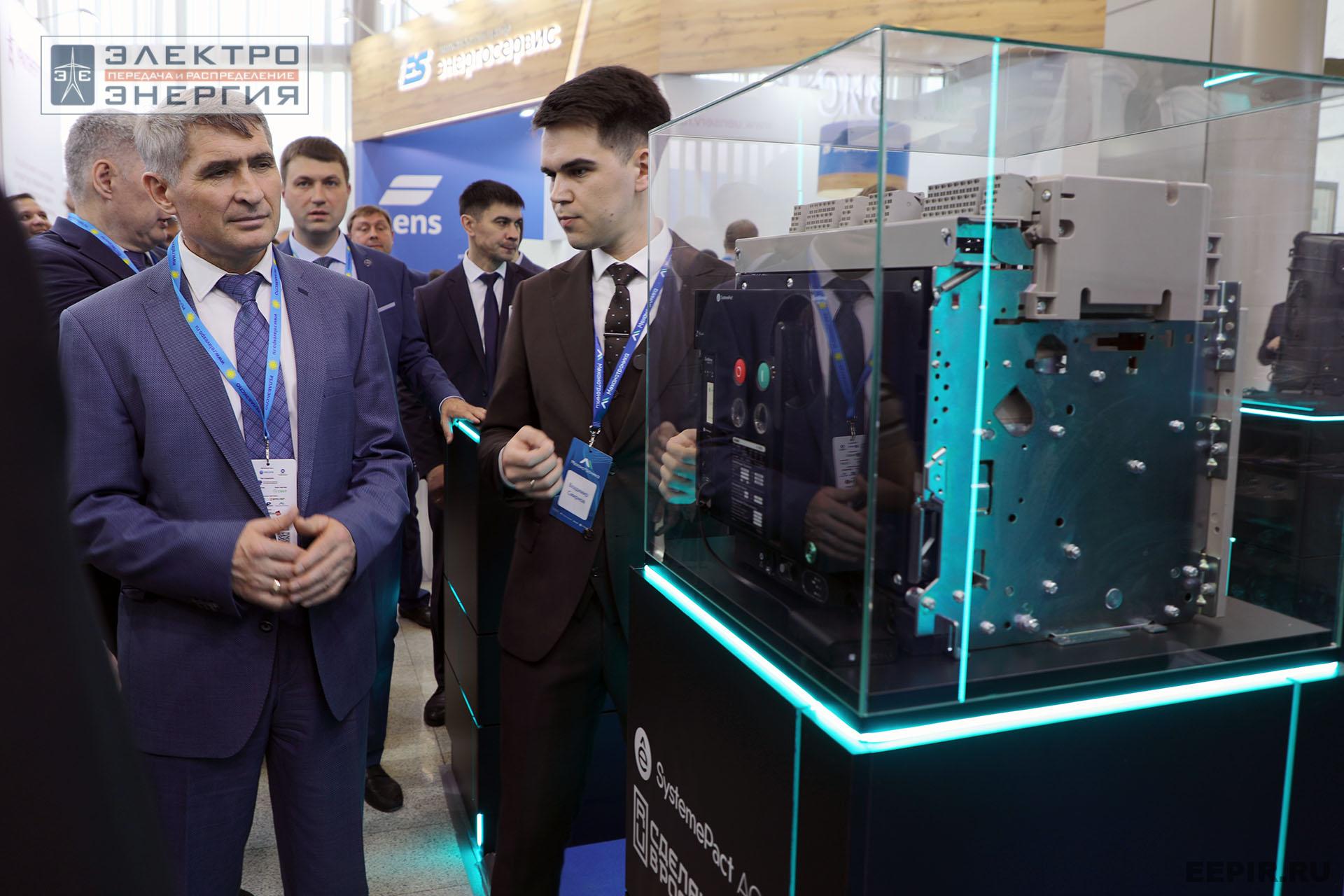 Обход выставки «РЕЛАВЭКСПО-2025» официальной делегацией