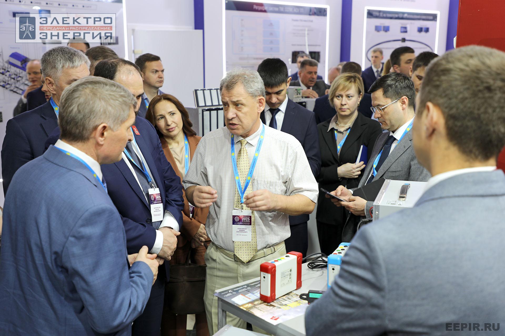 Обход выставки «РЕЛАВЭКСПО-2025» официальной делегацией