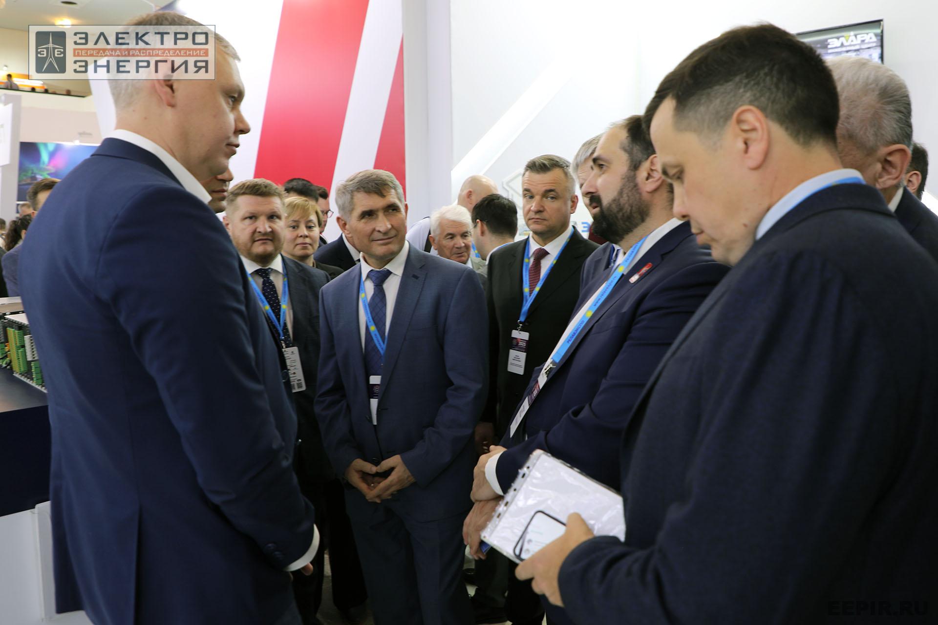 Обход выставки «РЕЛАВЭКСПО-2025» официальной делегацией