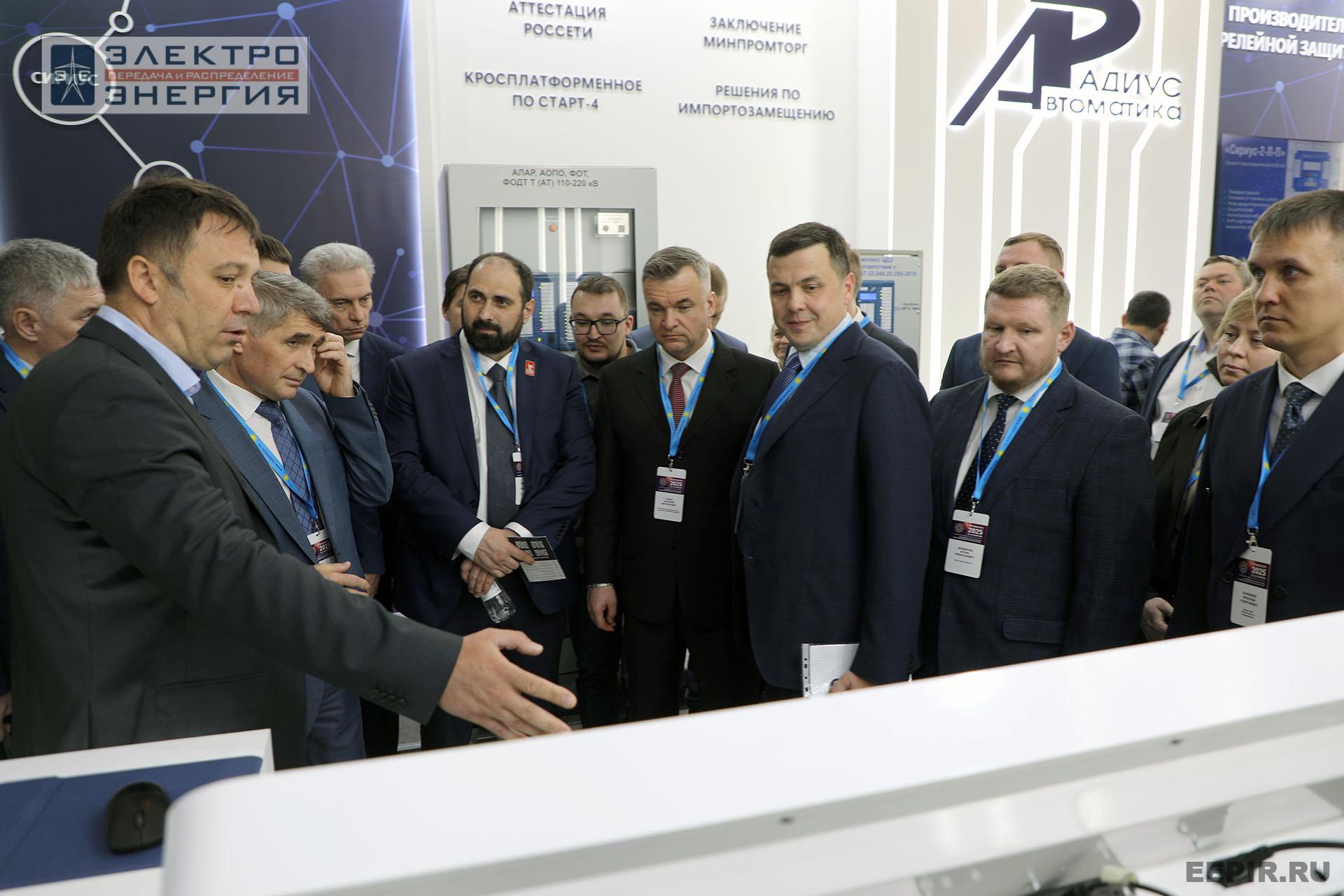 Обход выставки «РЕЛАВЭКСПО-2025» официальной делегацией