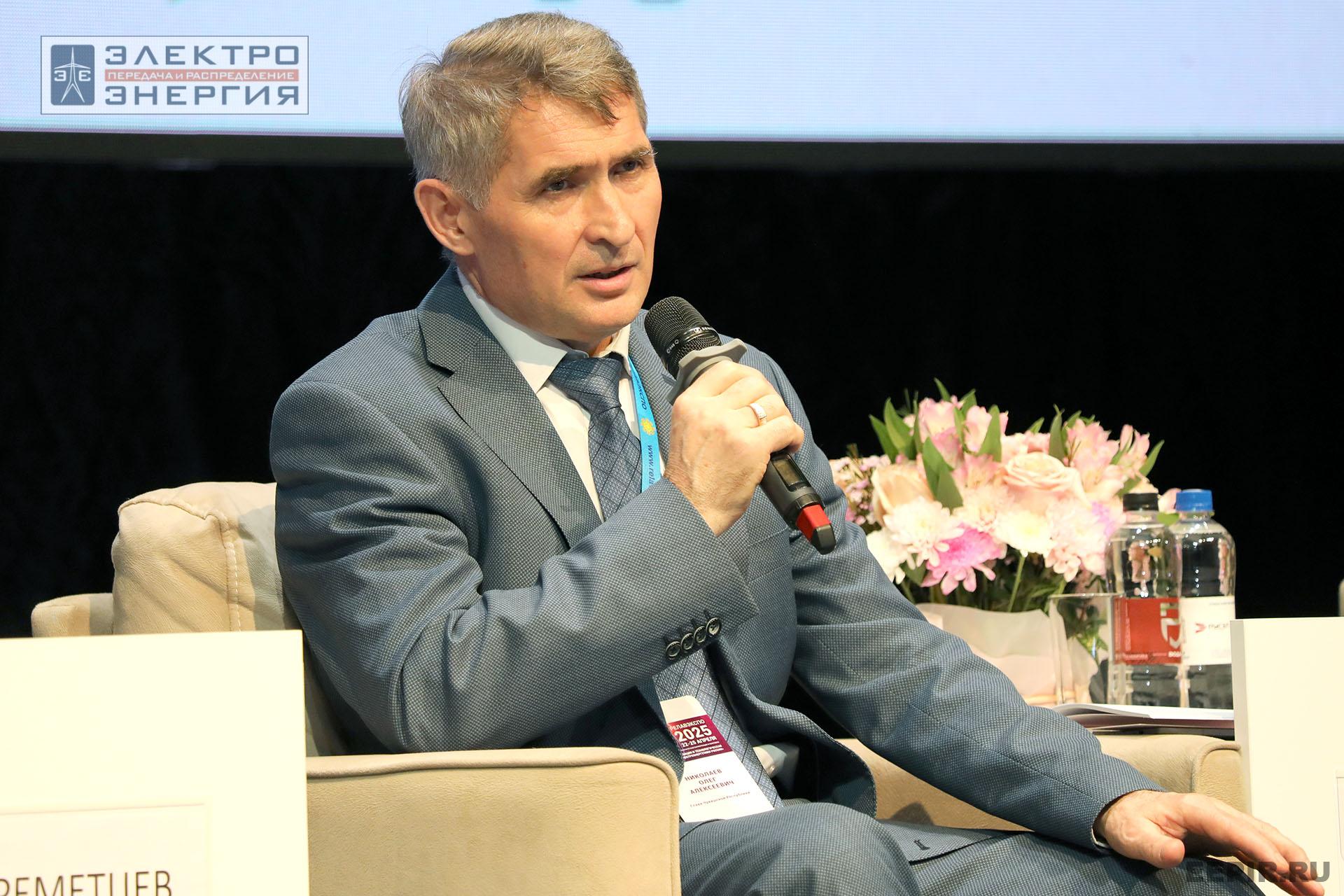 На пленарном заседании «Цифровизация и технологическая независимость электроэнергетики России» в рамках форума «РЕЛАВЭКСПО-2025»