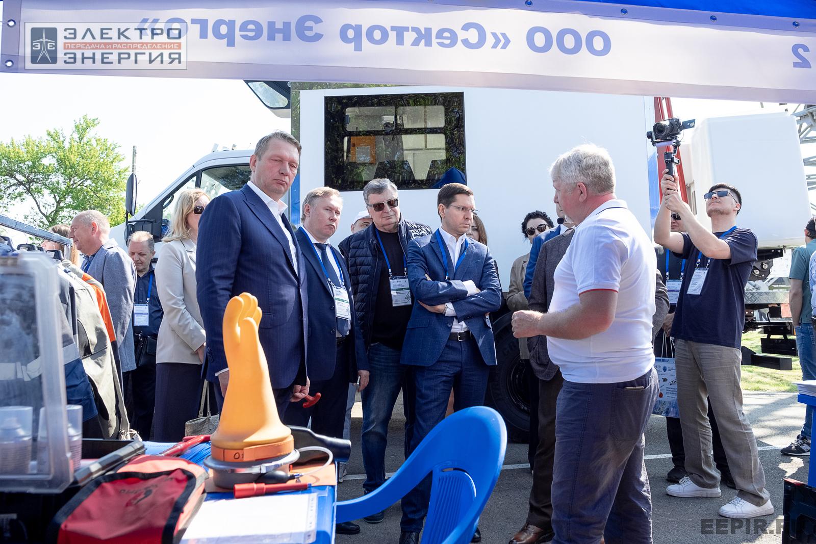 На семинаре-практикуме «Новые технологии для электрических сетей»