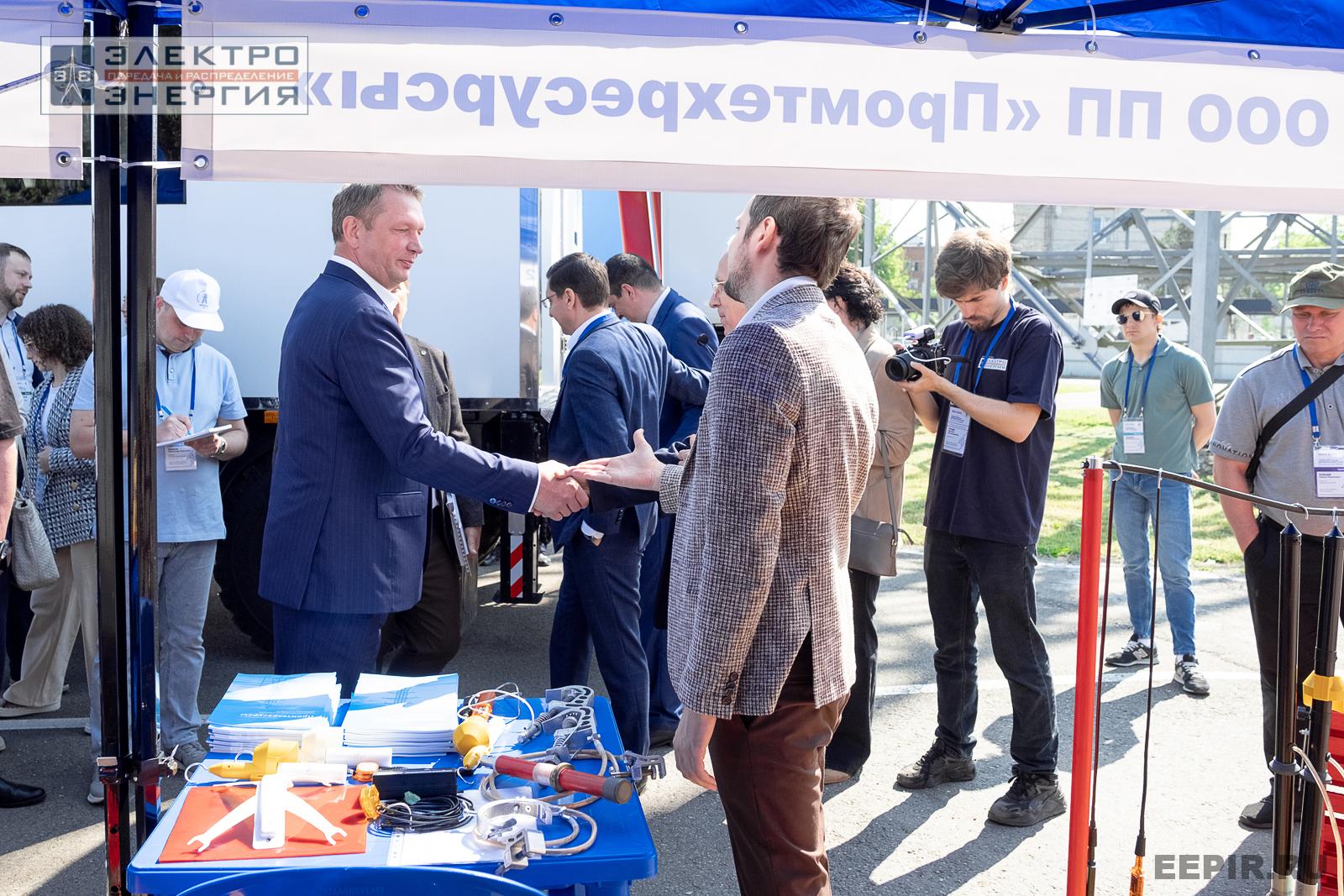 На семинаре-практикуме «Новые технологии для электрических сетей»