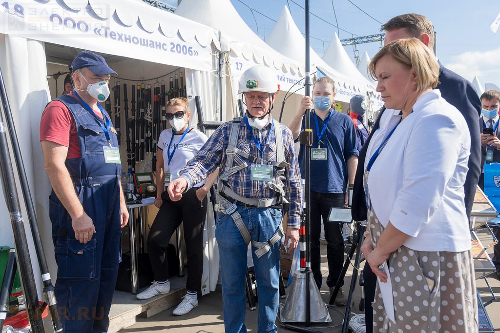 Выставка инструментов, приспособлений и средств индивидуальной защиты в рамках Смотра-конкурса электрозащитных средств и средств защиты при работе на высоте. 25 – 27 августа 2020 г., Моск. область, г. Балашиха, Полигон ПС 157 «Горенки» ООО «Техношанс 2006»

