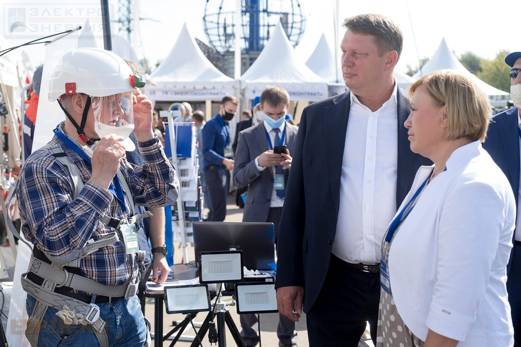 Выставка инструментов, приспособлений и средств индивидуальной защиты в рамках Смотра-конкурса электрозащитных средств и средств защиты при работе на высоте. 25 – 27 августа 2020 г., Моск. область, г. Балашиха, Полигон ПС 157 «Горенки» ЗАО «Техношанс»
