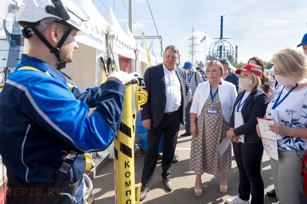 Выставка инструментов, приспособлений и средств индивидуальной защиты в рамках Смотра-конкурса электрозащитных средств и средств защиты при работе на высоте. 25 – 27 августа 2020 г., Моск. область, г. Балашиха, Полигон ПС 157 «Горенки» Техноавиа – Санкт-Петербург
