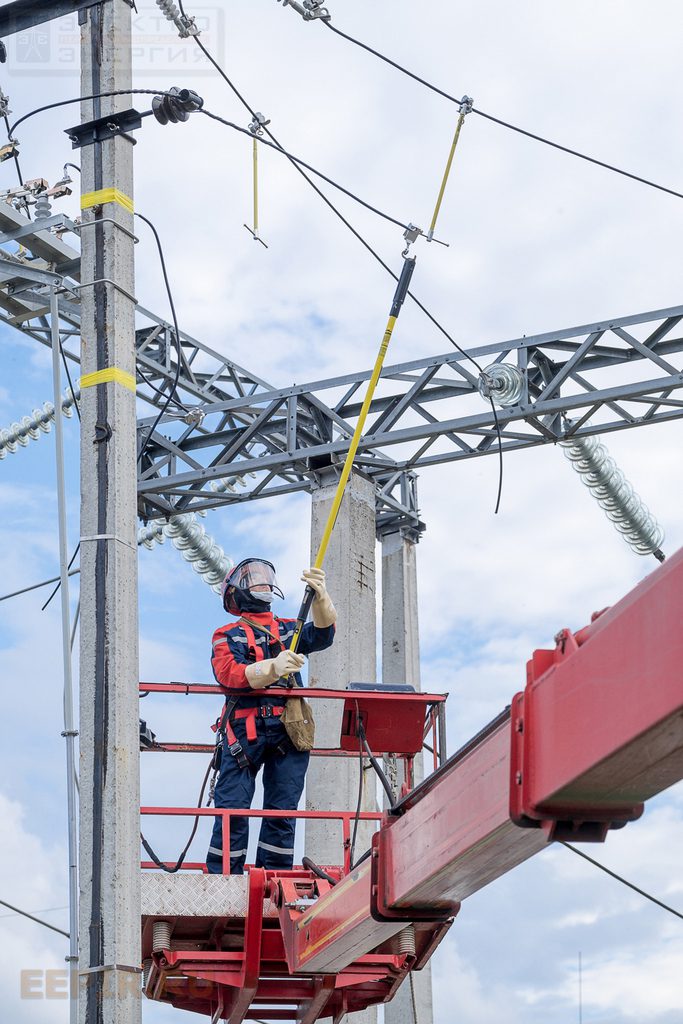 ПАО «Россети. Московский регион»: Подключение ответвления к ВЛ 10 кВ под напряжением. 25 – 27 августа 2020 г., Моск. область, г. Балашиха, Полигон ПС 157 «Горенки»
