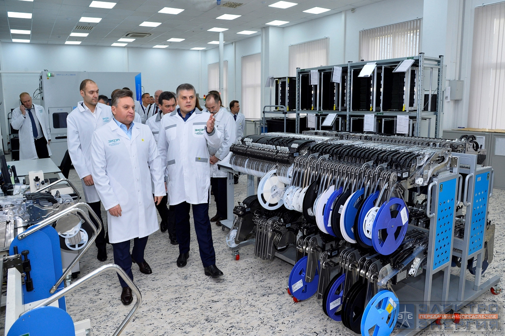 Визит делегации Минэнерго России и представителей энергетических компаний во главе с Заместителем Министра энергетики РФ Андреем Черезовым на производство ООО НПП «ЭКРА»
