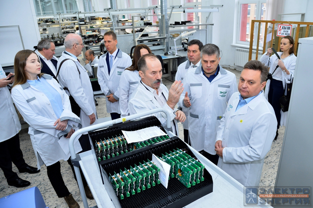 Визит делегации Минэнерго России и представителей энергетических компаний во главе с Заместителем Министра энергетики РФ Андреем Черезовым на производство ООО НПП «ЭКРА»

