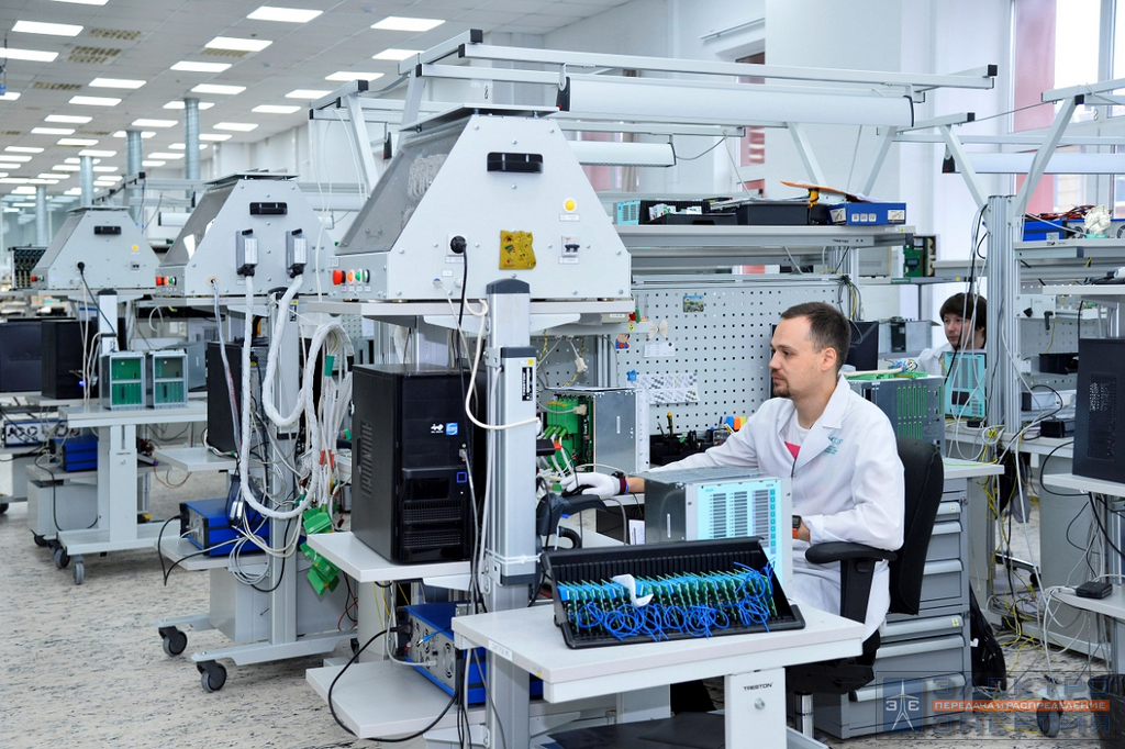 Визит делегации Минэнерго России и представителей энергетических компаний во главе с Заместителем Министра энергетики РФ Андреем Черезовым на производство ООО НПП «ЭКРА»
