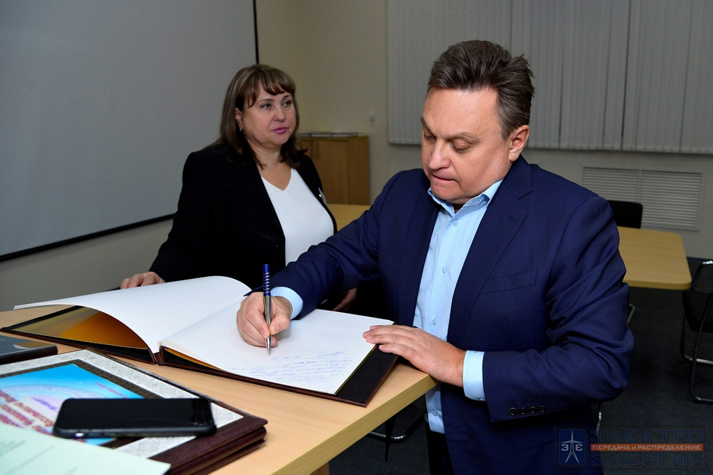 Визит делегации Минэнерго России и представителей энергетических компаний во главе с Заместителем Министра энергетики РФ Андреем Черезовым на производство ОАО «ВНИИР»
