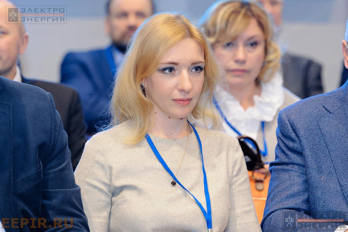 Кондратьева О.Е., заведующая кафедрой инженерной экологии и охраны труда НИУ «МЭИ», на IX заседании редакционного совета и коллегии журнала «ЭЛЕКТРОЭНЕРГИЯ. Передача и распределение» 5 декабря 2018 года, МФЭС, Москва, ВДНХ