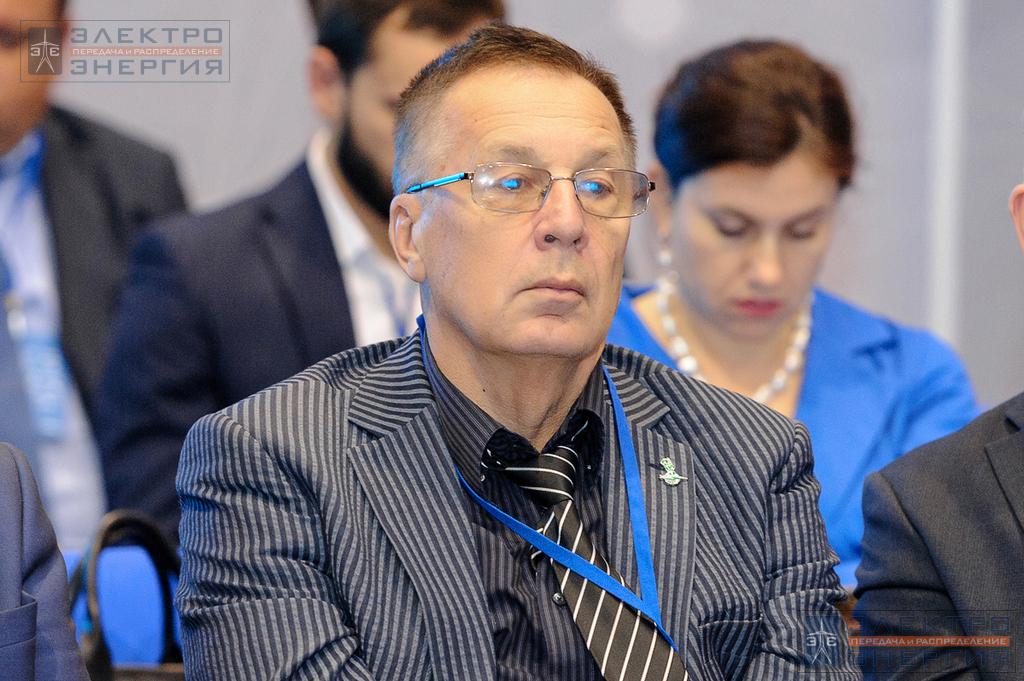Вариводов В.Н., профессор кафедры техники и электрофизики высоких напряжений НИУ «МЭИ», на IX заседании редакционного совета и коллегии журнала «ЭЛЕКТРОЭНЕРГИЯ. Передача и распределение» 5 декабря 2018 года, МФЭС, Москва, ВДНХ