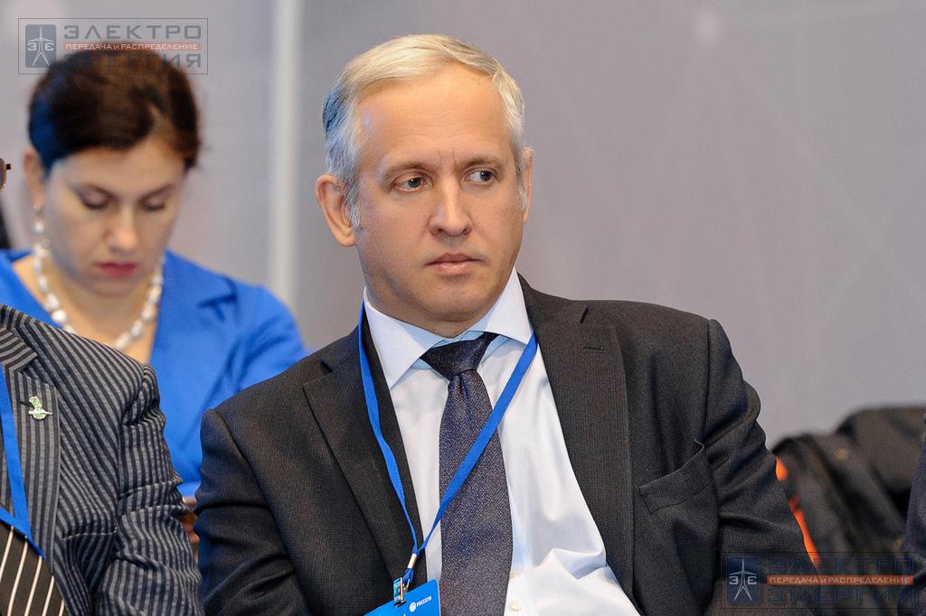 Львов М.Ю., руководитель Департамента технической политики и стандартизации производственных процессов АО «ОЭК», на IX заседании редакционного совета и коллегии журнала «ЭЛЕКТРОЭНЕРГИЯ. Передача и распределение» 5 декабря 2018 года, МФЭС, Москва, ВДНХ