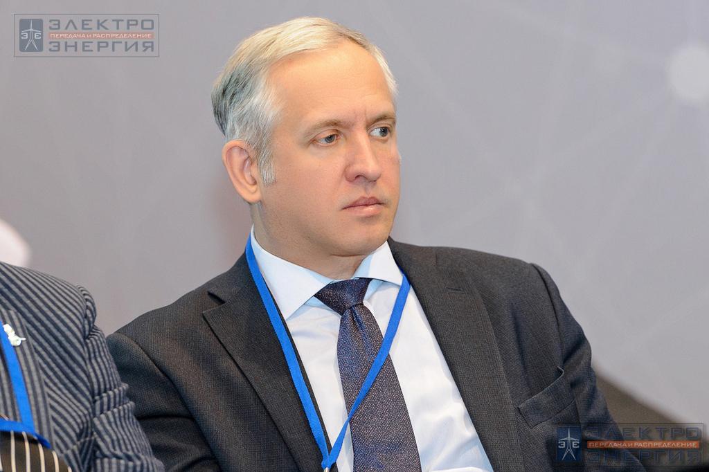 Львов М.Ю., руководитель Департамента технической политики и стандартизации производственных процессов АО «ОЭК», на IX заседании редакционного совета и коллегии журнала «ЭЛЕКТРОЭНЕРГИЯ. Передача и распределение» 5 декабря 2018 года, МФЭС, Москва, ВДНХ