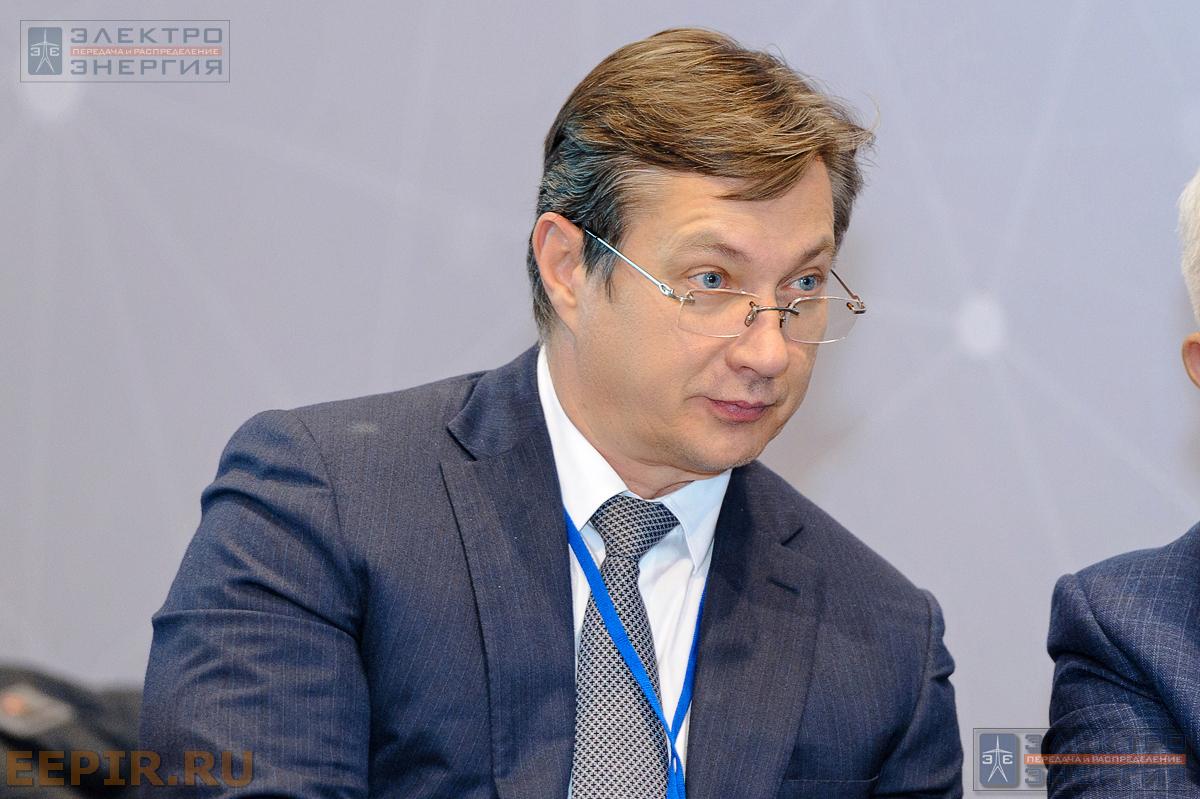 Голубев П.В. и Дарьян Л.А. на IX заседании редакционного совета и коллегии журнала «ЭЛЕКТРОЭНЕРГИЯ. Передача и распределение» 5 декабря 2018 года, МФЭС, Москва, ВДНХ
