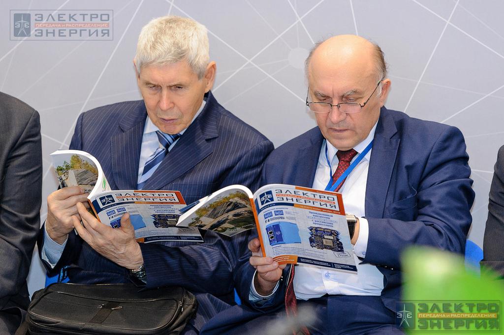 Кужеков С.Л. и Нагай В.И. на IX заседании редакционного совета и коллегии журнала «ЭЛЕКТРОЭНЕРГИЯ. Передача и распределение» 5 декабря 2018 года, МФЭС, Москва, ВДНХ
