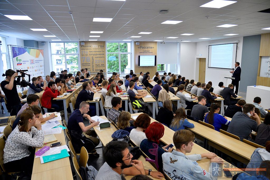 Генеральный директор АО «ОЭК» Андрей Майоров провел лекцию для студентов НИУ «МЭИ» на тему «Развитие сети 20 кВ»