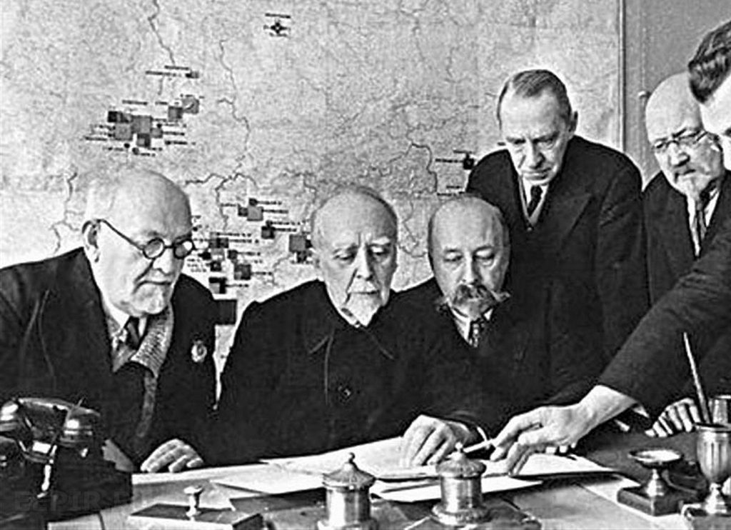 Participants of the GOELRO Plan development commission (from left to right): K.A. Krug, G.M. Krzhizhanovsky, B.I. Ugrimov, R.A. Fermanagh, N.N. Vashkov, M.A. Mirnov