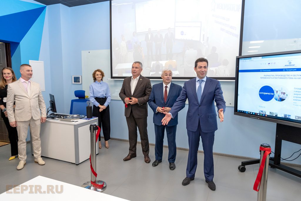 Deputy Minister of Energy of the Russian Federation Yuri Manevich at the opening of Izolyator Plant’s Classroom at MPEI